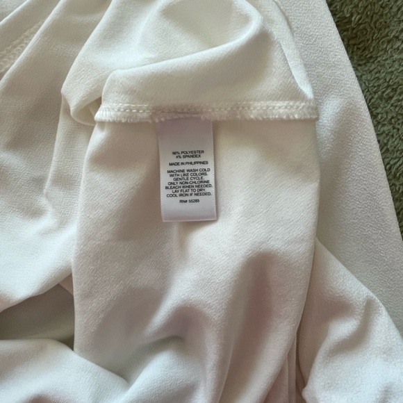 Elegant Cream Women's Tunic - Picture 4 of 4